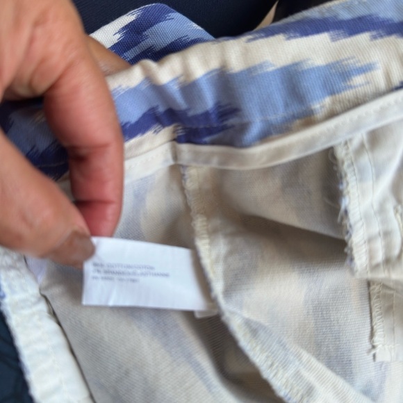 GAP High Waist Blue and White Chevron Shorts - Picture 4 of 6